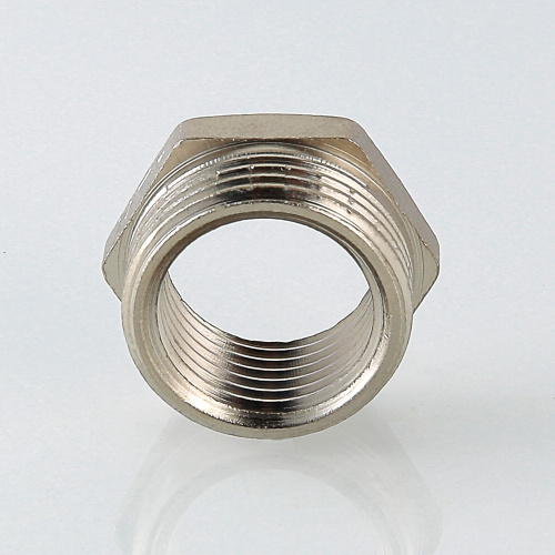 Резьбовой фитинг VALTEC Футорка 11/4"х1" нар.-вн. фото в интернет-магазине САНТЕХСИТИ