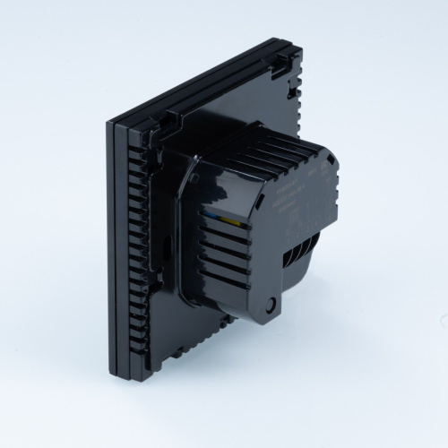 Термостат комнатный VALTEC VT.AC613.B.0 c WIFI с цветным дисплеем 230В/16A черный фото в интернет-магазине САНТЕХСИТИ