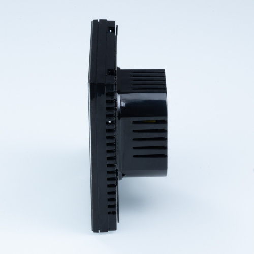 Термостат комнатный VALTEC VT.AC613.B.0 c WIFI с цветным дисплеем 230В/16A черный фото в интернет-магазине САНТЕХСИТИ