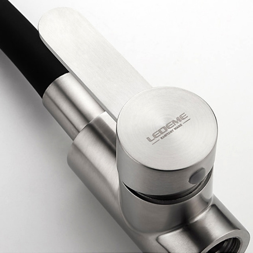 Смеситель для кухни с гибким изливом Ledeme L74004-2 фото в интернет-магазине САНТЕХСИТИ