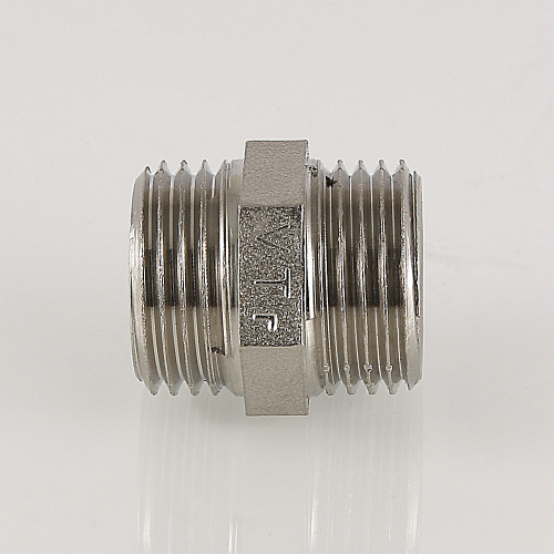 Резьбовой фитинг VALTEC Ниппель 1/2" нар.-нар. фото в интернет-магазине САНТЕХСИТИ