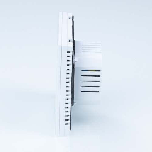 Термостат комнатный VALTEC VT.AC613.W.0 c WIFI с цветным дисплеем 230В/16A белый фото в интернет-магазине САНТЕХСИТИ