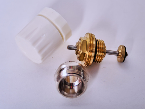 Клапан  регулир. с ниппелем на подачу "TIM" М304-23 (Белый) фото в интернет-магазине САНТЕХСИТИ