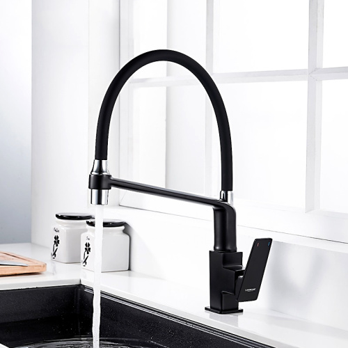 Смеситель для кухни с гибким изливом Ledeme H78B L4078B-2 фото в интернет-магазине САНТЕХСИТИ